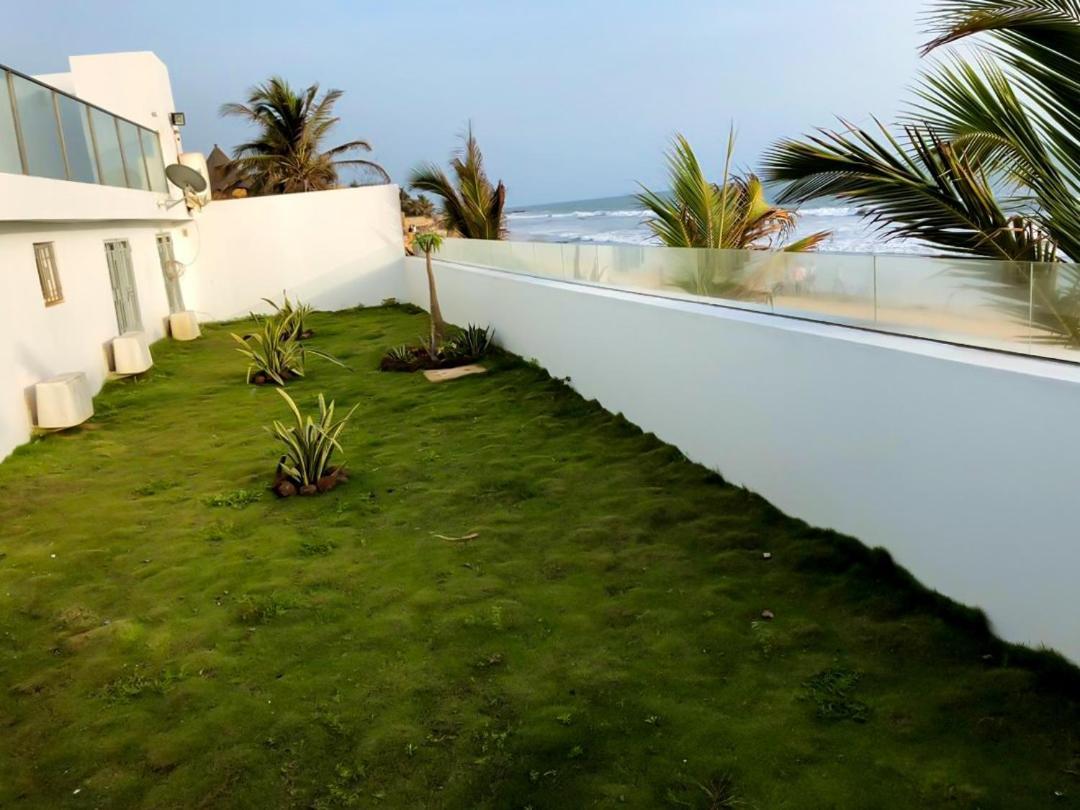Villa Somone Pied Dans L'Eau Exterior photo
