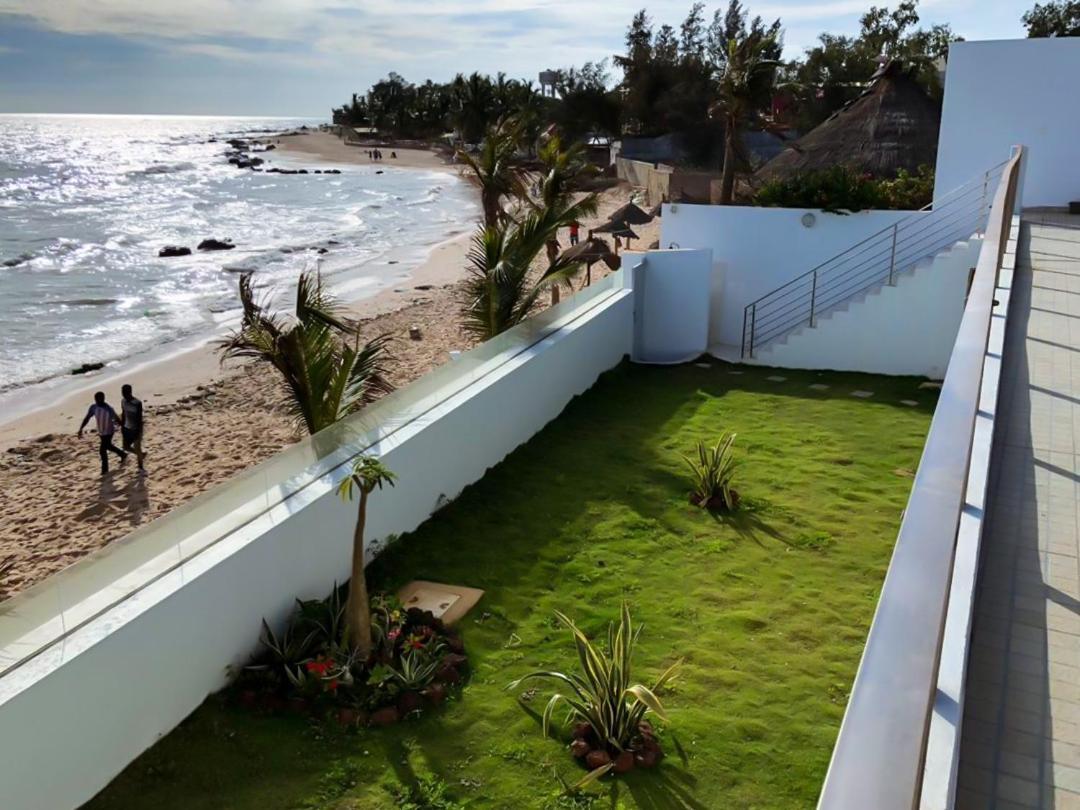 Villa Somone Pied Dans L'Eau Exterior photo