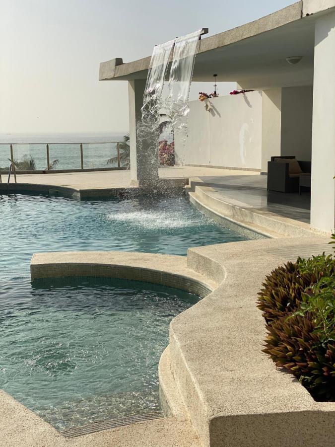Villa Somone Pied Dans L'Eau Exterior photo